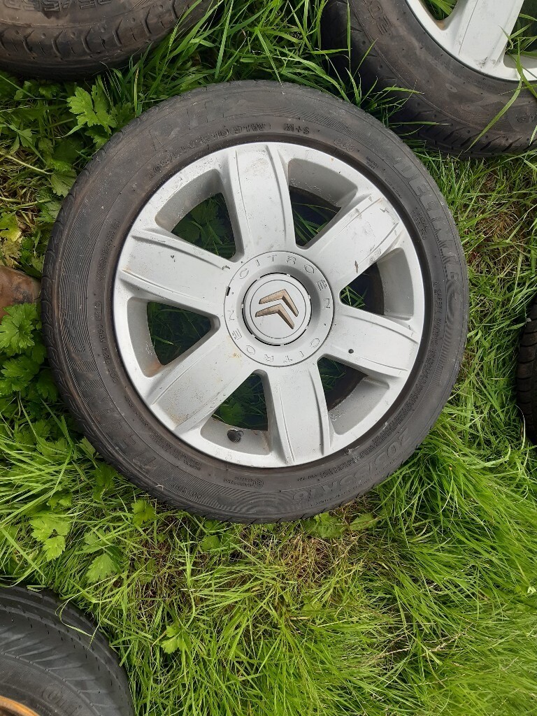 Citroen 16 inch Alloy wheels free tyres in Blackburn, Lancashire