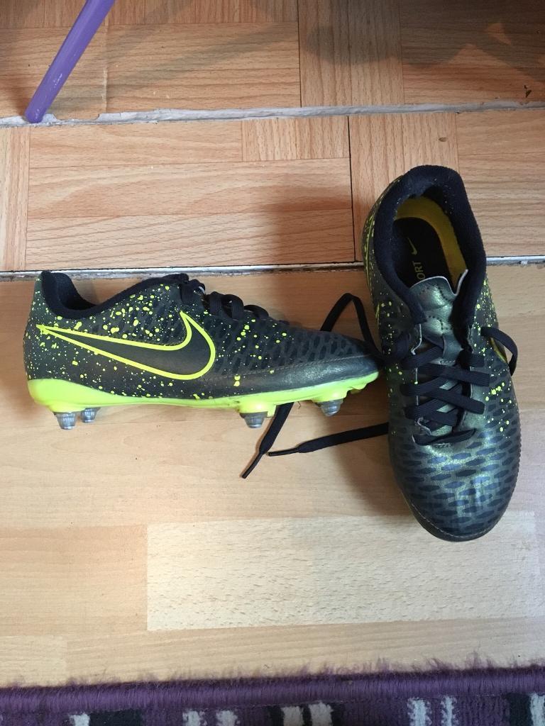 Size 1 kids football boots in Headington, Oxfordshire Gumtree