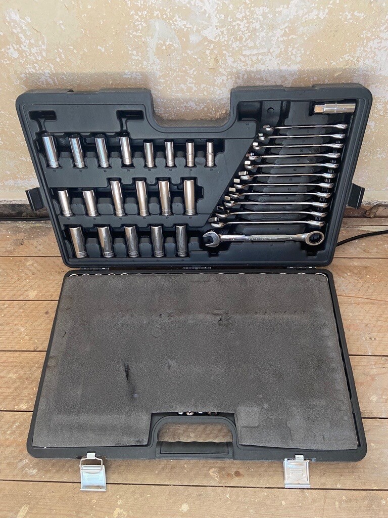 Halfords Advanced 200 Piece Socket/Ratchet Spanner Set in Cameron