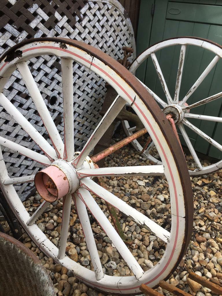 Garden gypsy cart wagon wheel garden feature in Northfleet, Kent