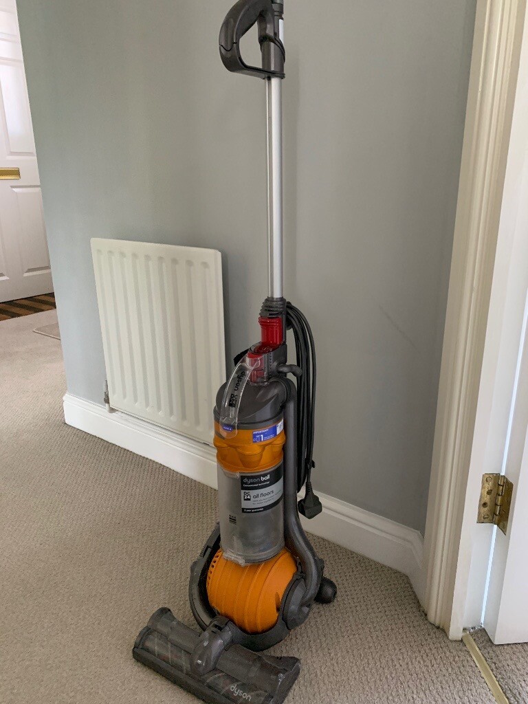 Dyson Ball D24 Vacuum Hoover smoke/pet free home good condition in
