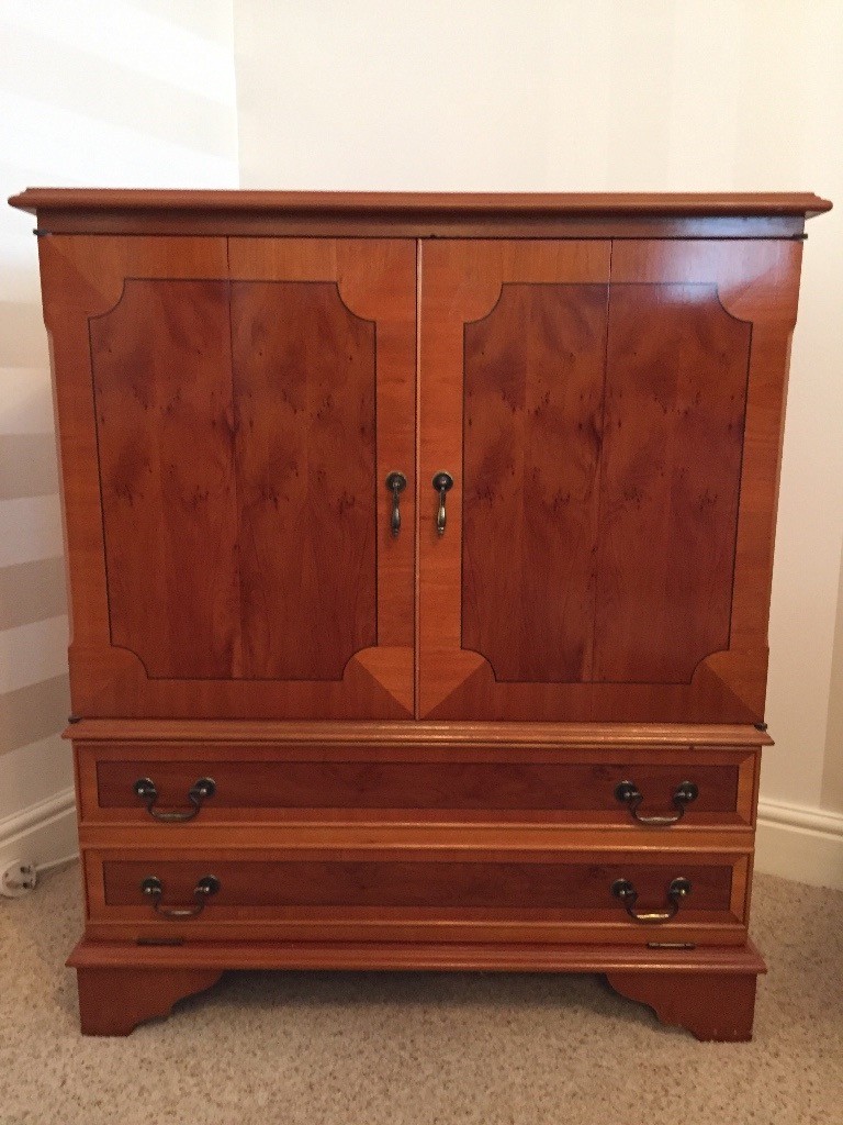 Antique Style Reproduction Solid Yew Wood TV / Media In