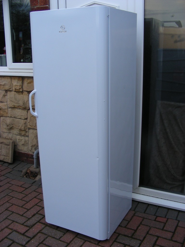 White Indesit Tall Larder Fridge SIAA12 Garage Mancave Beer Office
