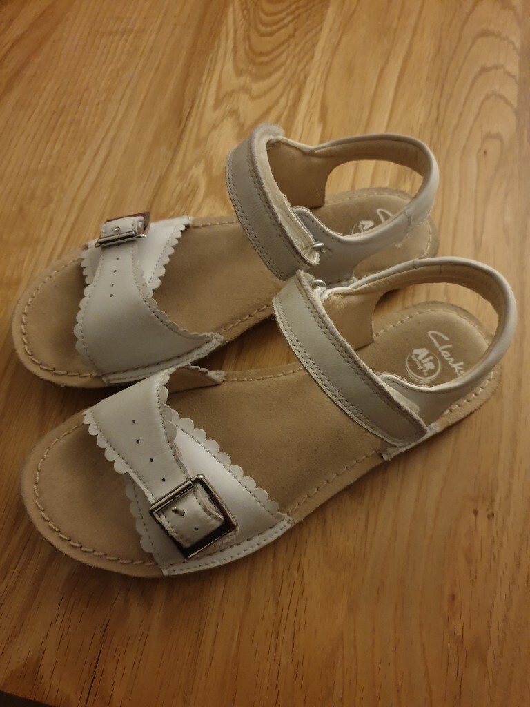 Girls Clarks sandals size 1F in Thornhill, Cardiff Gumtree