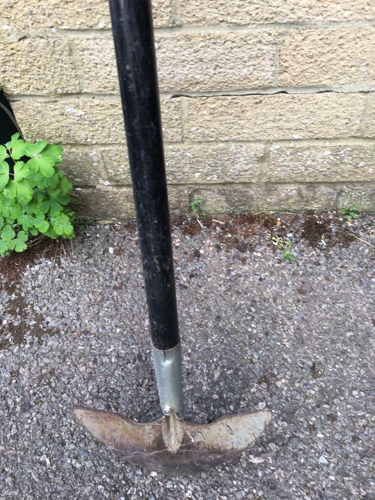 Garden/lawn edging tool in Burghfield Common, Berkshire Gumtree