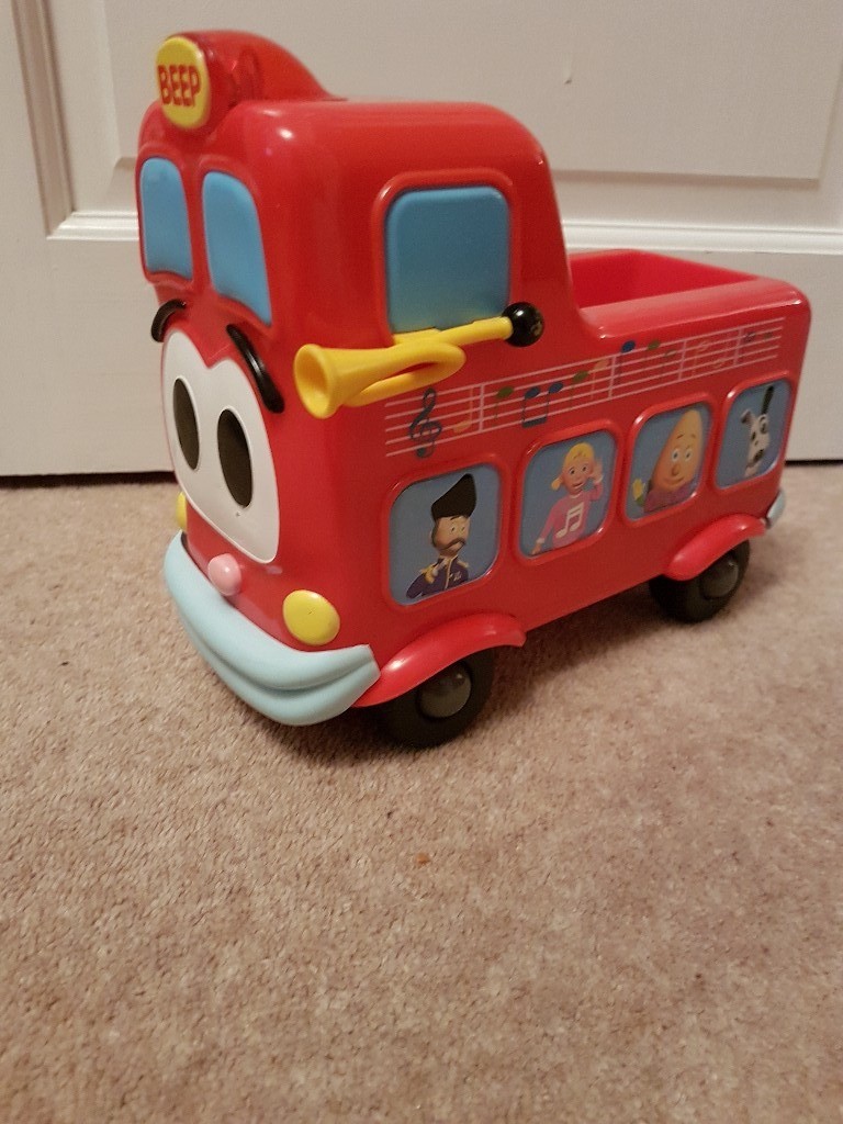 Musical Beep the Bus from the Wheels on the Bus in Plymouth, Devon