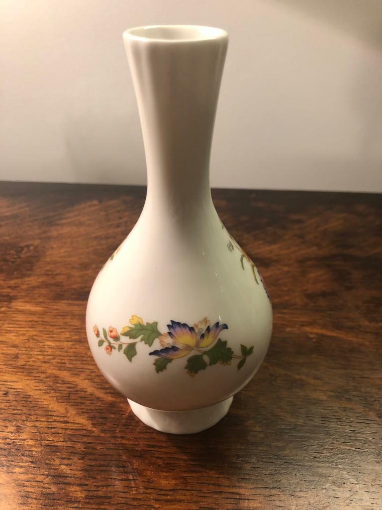 Aynsley Cottage Garden Vase In Liverpool City Centre Merseyside