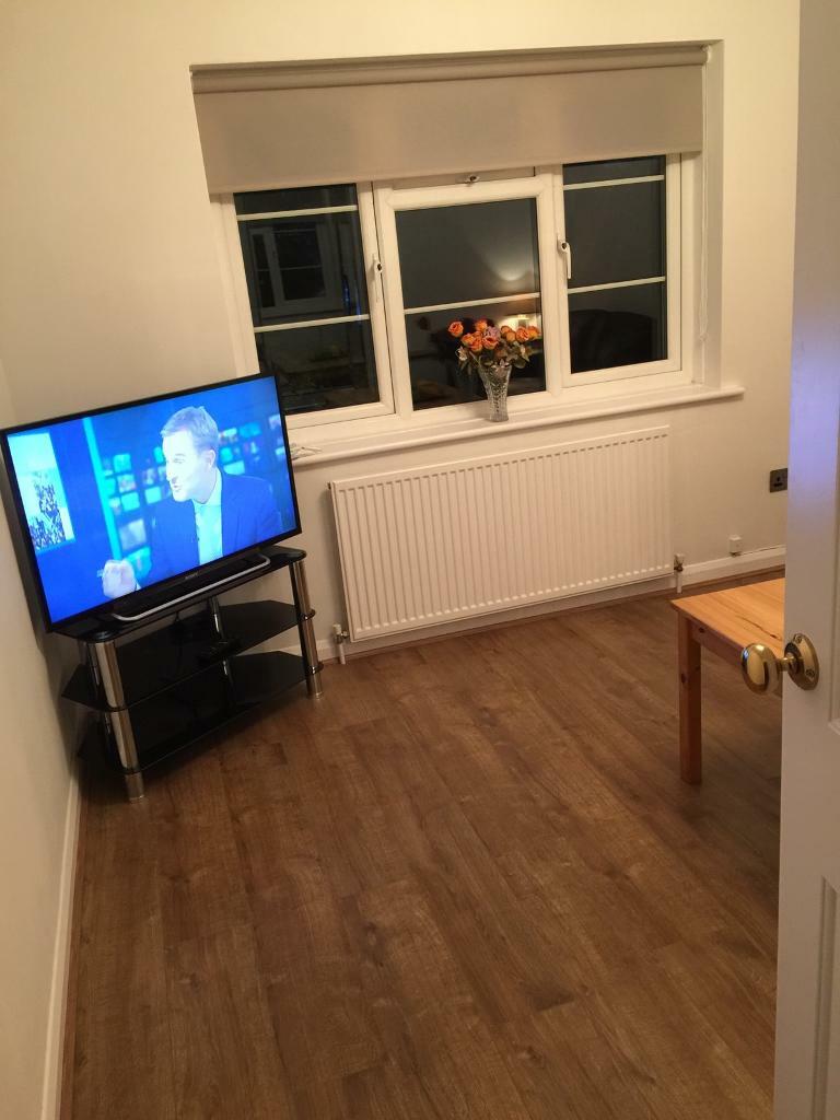 One bedroom annexe with all bills included (single person only ) in Woking, Surrey Gumtree