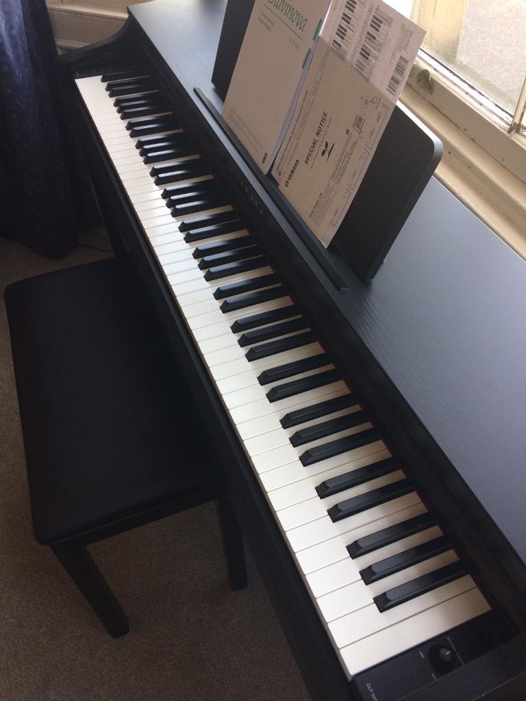 Yamaha Clavinova CLP525 Digital Piano in Edinburgh City Centre