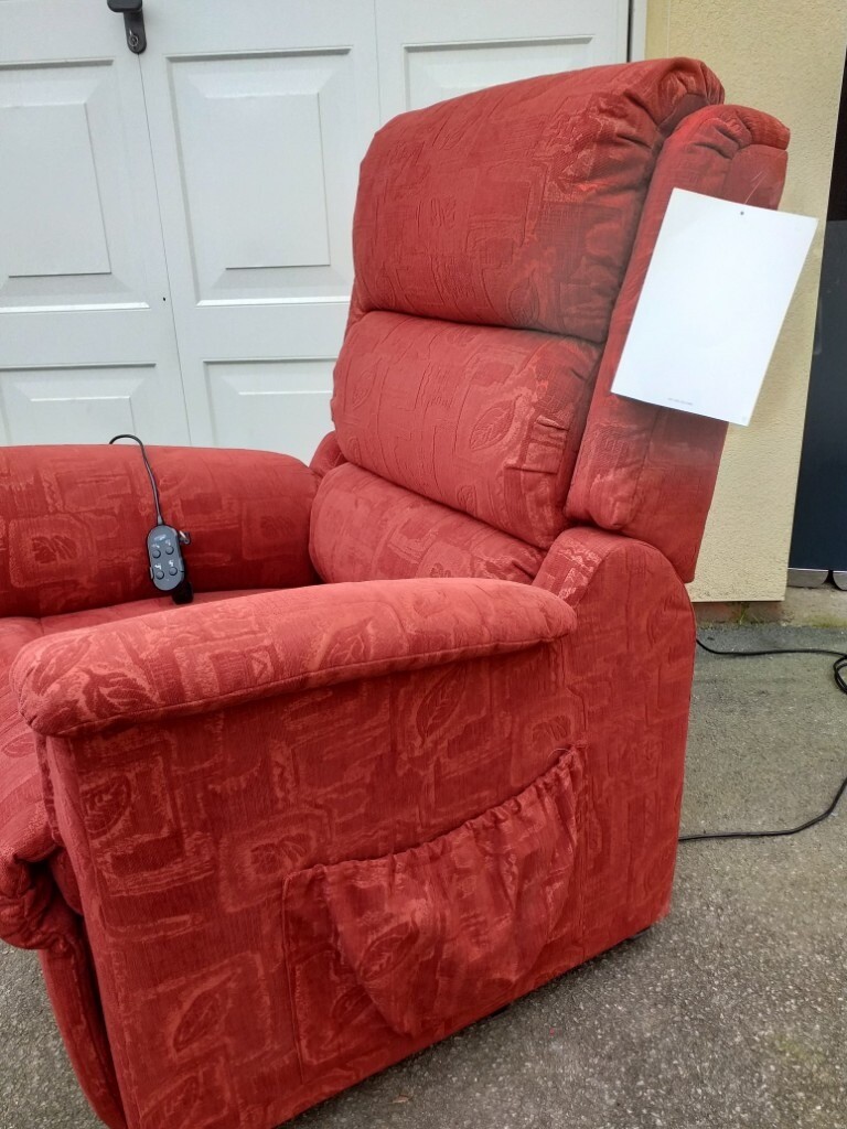 Restwell twin motor electric armchair ( good as new ) riser recliner 23