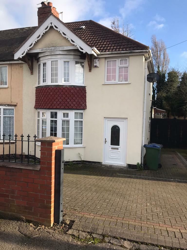 Three bedroom house to let on Whitgreave Street, West Bromwich, B70 9AT in Sandwell, West