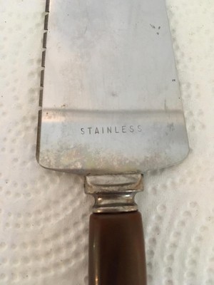 Vtg Serrated Edge Pie/Cake Server - Stainless - Brown Marbled Bakelite? Handle