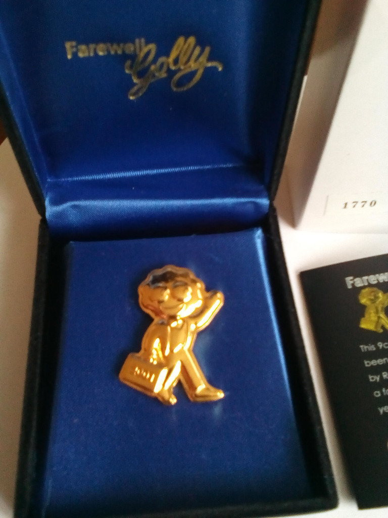 Robertsons Farewell Gold Plated Golly Badge