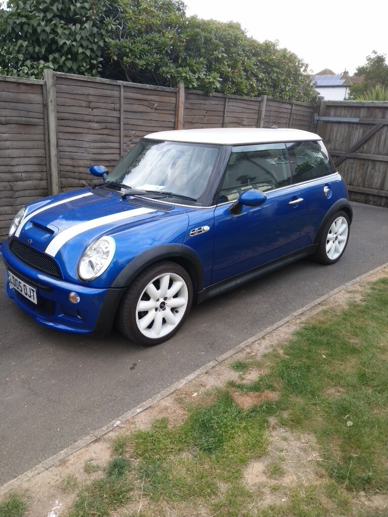 Mini Cooper S Hyper Blue/ White low mileage, serviced high spec with