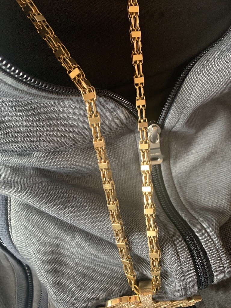 9ct gold Cage chain and pendant in Norwich, Norfolk Gumtree