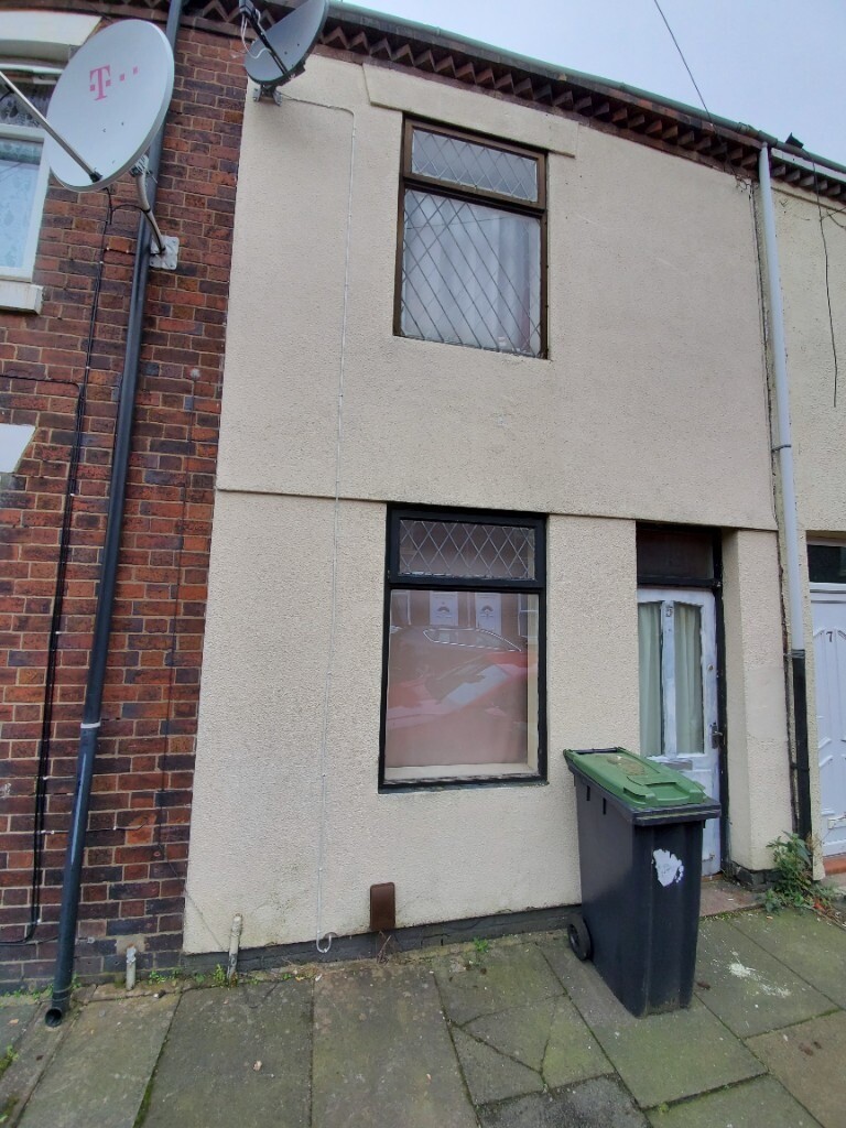 **LET BY** 2 BEDROOM TERRACED HOUSE** 5 FRASER STREET** NO DEPOSIT