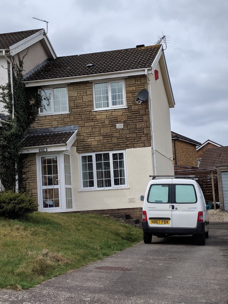 2 Bedroom End Terrace House for Rent in Neath, Neath Port Talbot