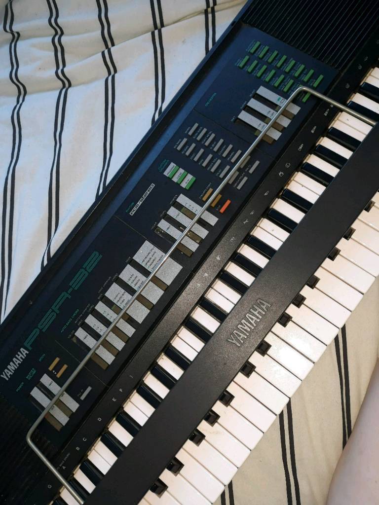Keyboard Yamaha psr32 keyboard in Leicester, Leicestershire Gumtree