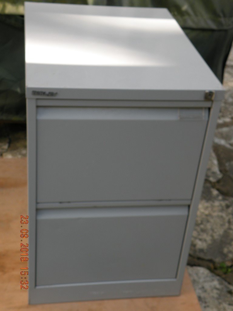 Bisley steel 2 drawer A4 filing Grey good condition