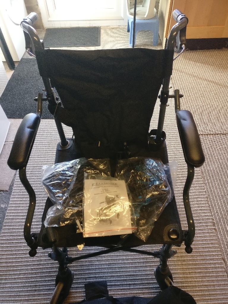 Wellhome WHB0012 lightweight wheelchair/carrying bag + additional