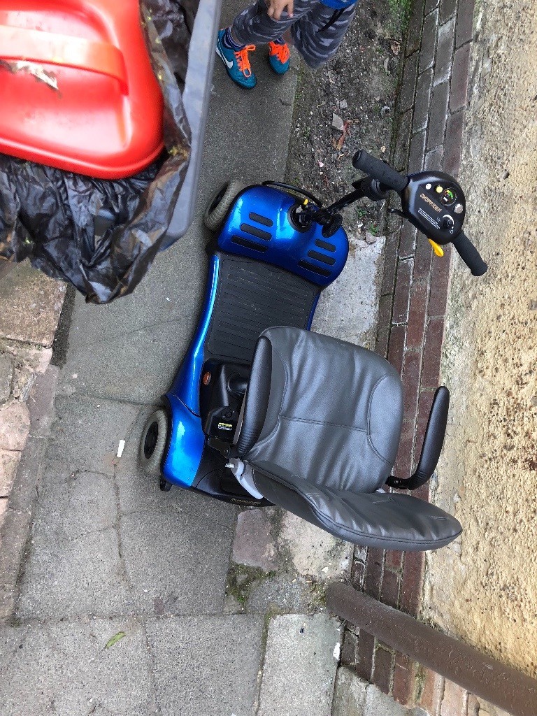 Shoprider mobility scooter few scraps own seat looking for 100 ono in