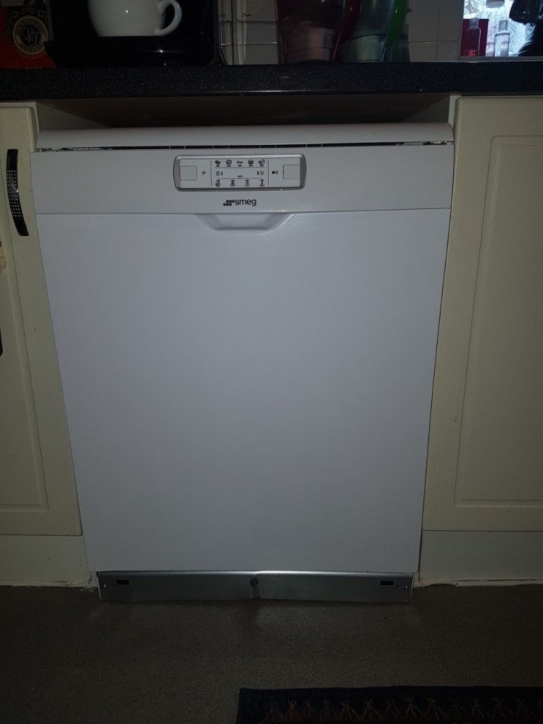 SMEG DFD613W DISHWASHER in Slough, Berkshire Gumtree