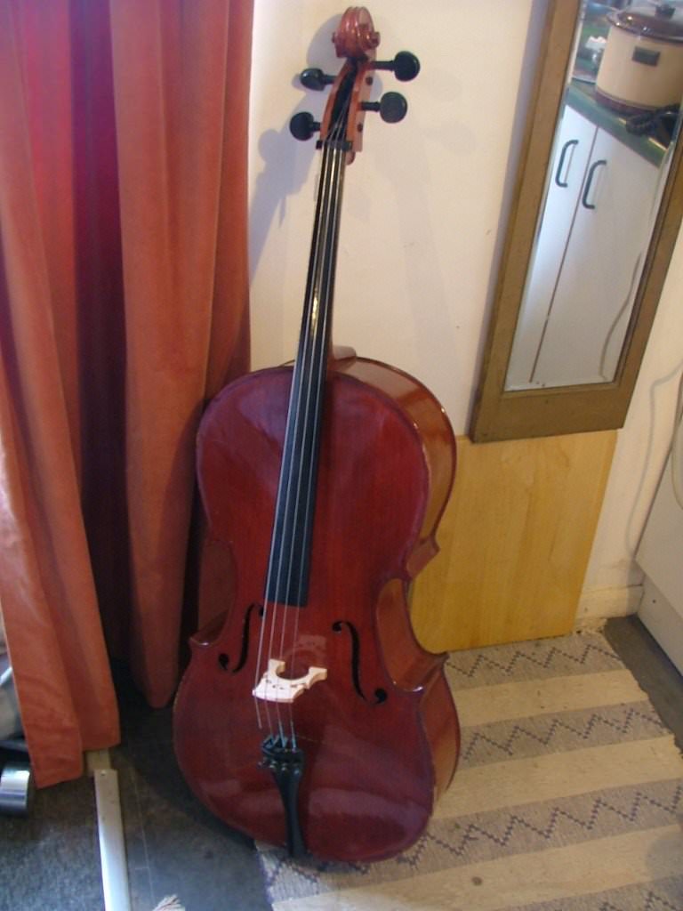 Cello Full 4/4 size. `Intermusic Student` Excellent condition in