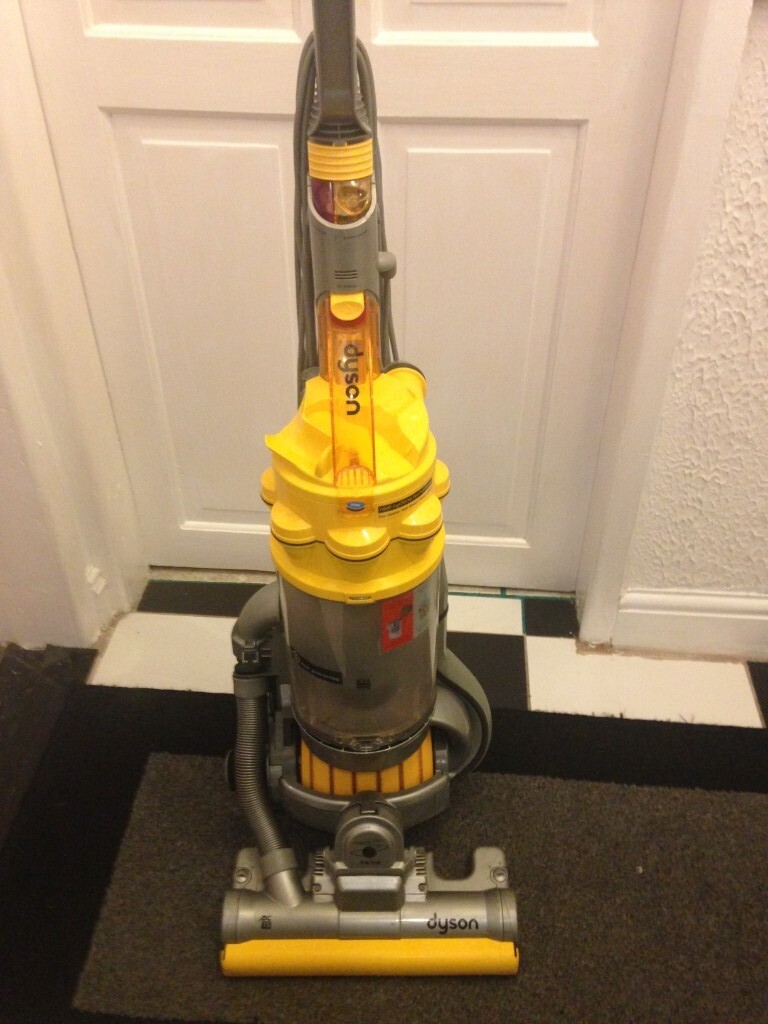 DYSON DC 15 BALL UPRIGHT VACUUM EXCELLENT in StokeonTrent