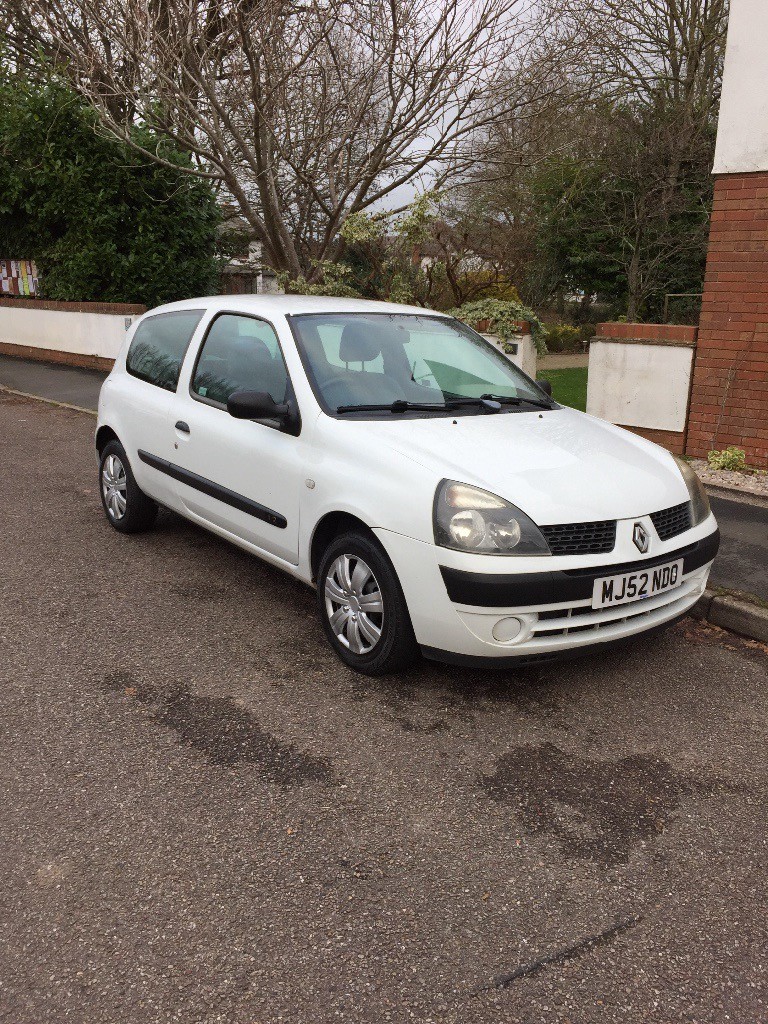 Renault Clio 1.2 2002 12 months MOT, 3 door white, FSH, excellent car