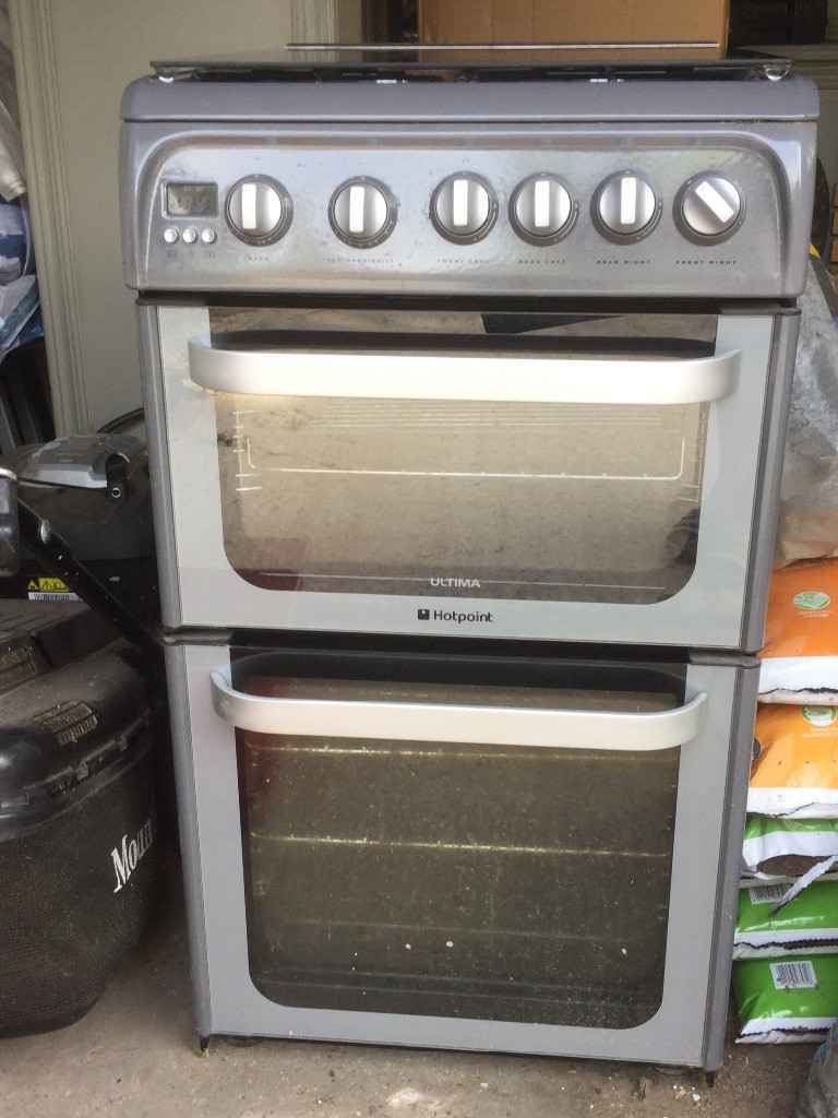 Narrow gas cooker (50 cm). Hotpoint HUG52G in Reading, Berkshire