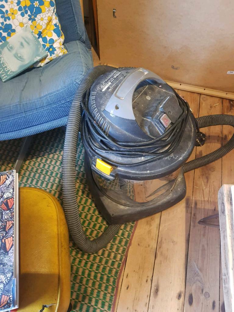 TITAN TTB351VAC 1400W 20LTR WET & DRY VACUUM CLEANER 240V in East