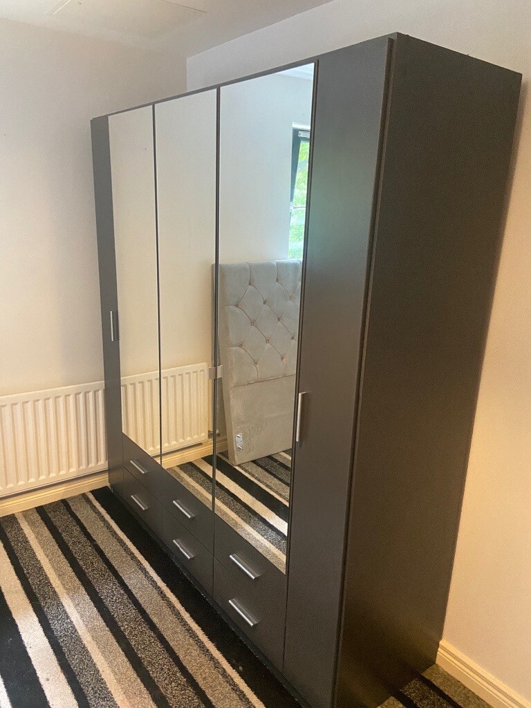 Large dark grey mirrored wardrobe like new! in Dunmurry, Belfast