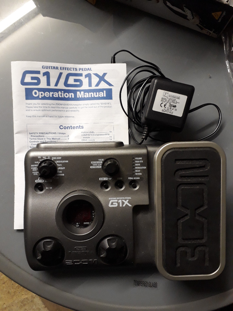 Zoom G1X effects pedal inc manual and power supply
