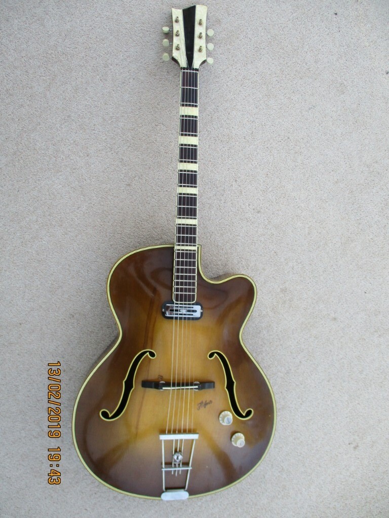 Hofner GuitarVintage 1950sArchtopElectroacousticRoad worn. in