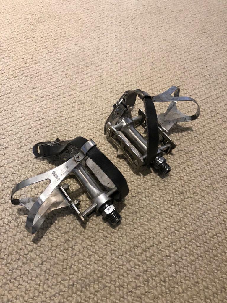 bike pedals with toe clips and straps