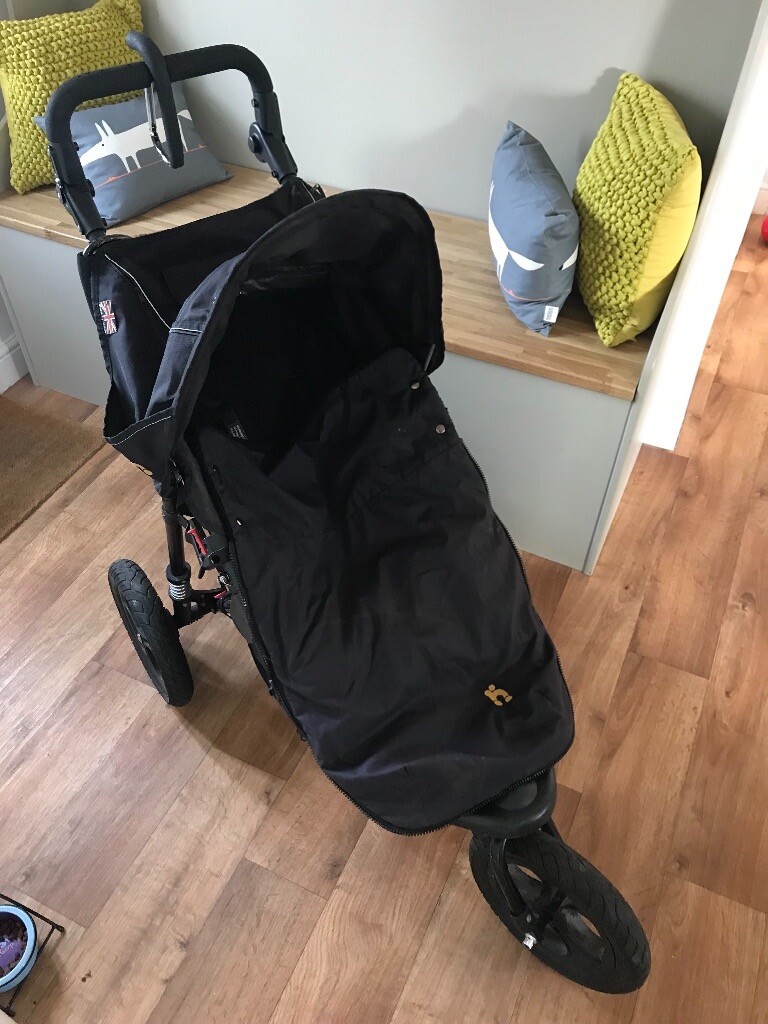 Out n About Nipper Single v4