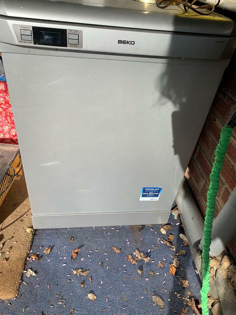 Dishwasher in Byfleet, Surrey Gumtree