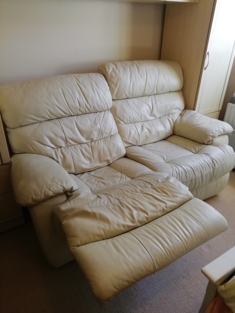 For sale Leather sofa recliner in Tilehurst, Berkshire Gumtree