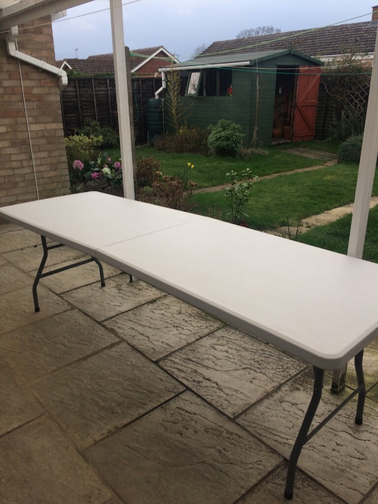 Garden party / car boot folding table white plastic in Thetford