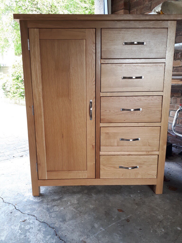 Oak Wardrobe Small With Drawers In Linlithgow West Lothian