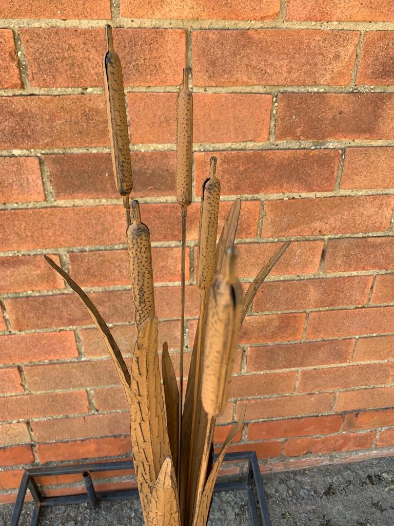 Metal Bulrush Reeds Flower Garden Ornament in Wallingford