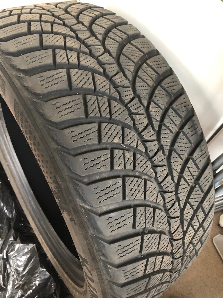 2 x KUMHO Wintercraft tyres, Great condition, 235/70 R17 100v in
