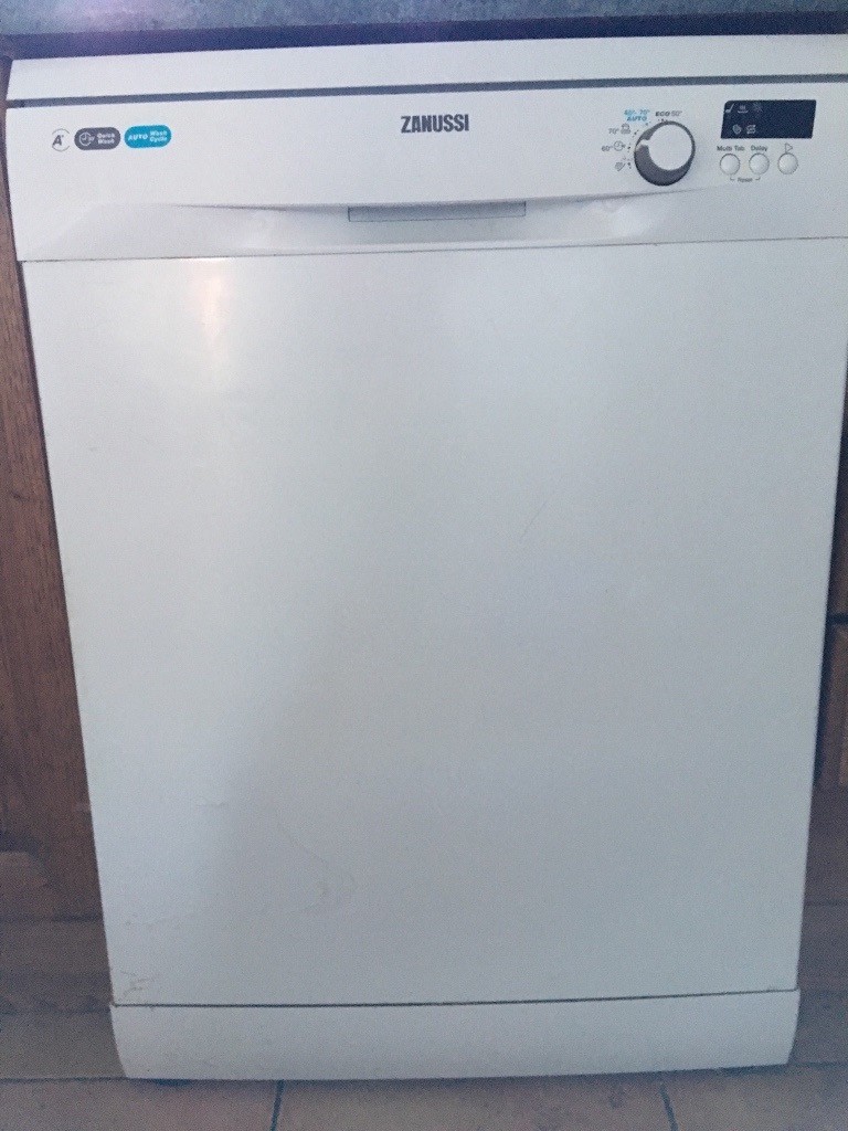 ZANUSSI Dishwasher. Excellent condition. Available immediately. User