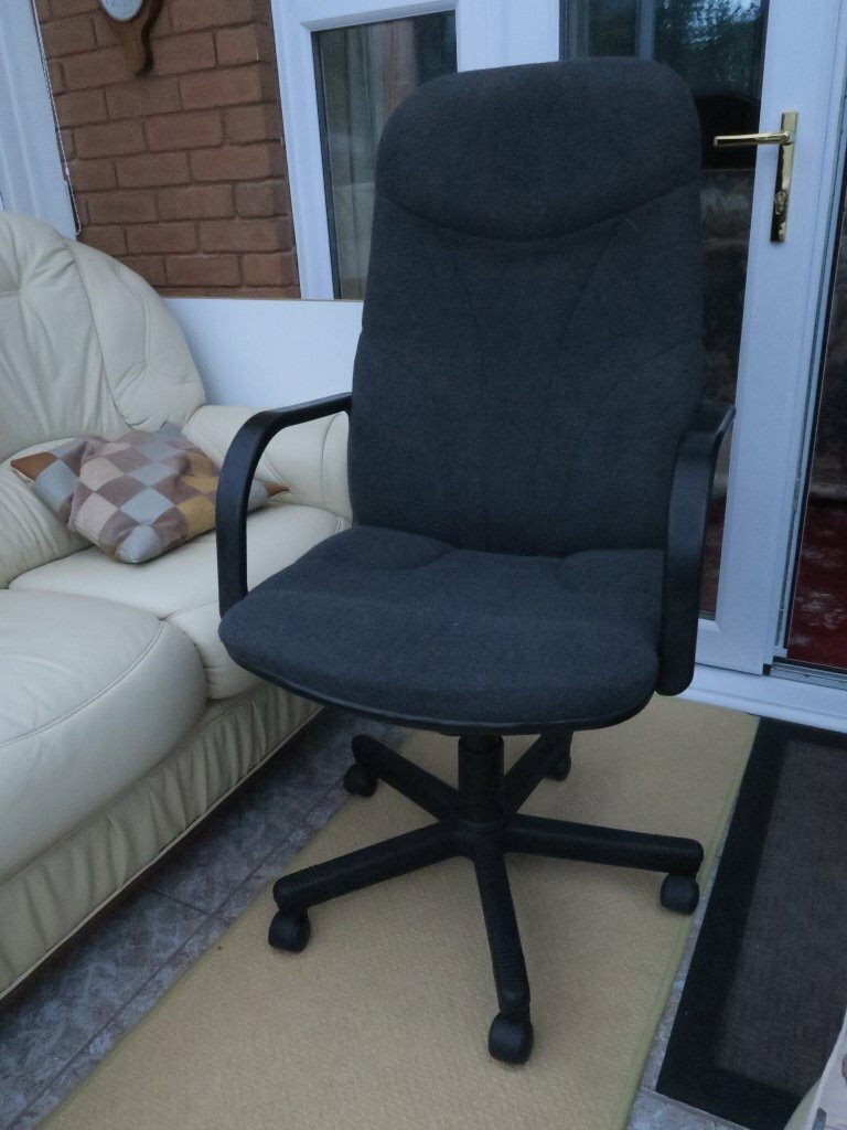 Black Office Chair on castors with arms in Quorn, Leicestershire