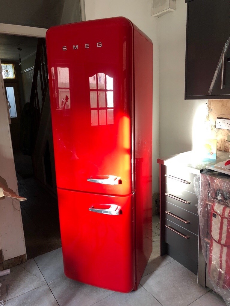 Ex Display red Smeg Fab32LNR fridge freezer, as new, excellent