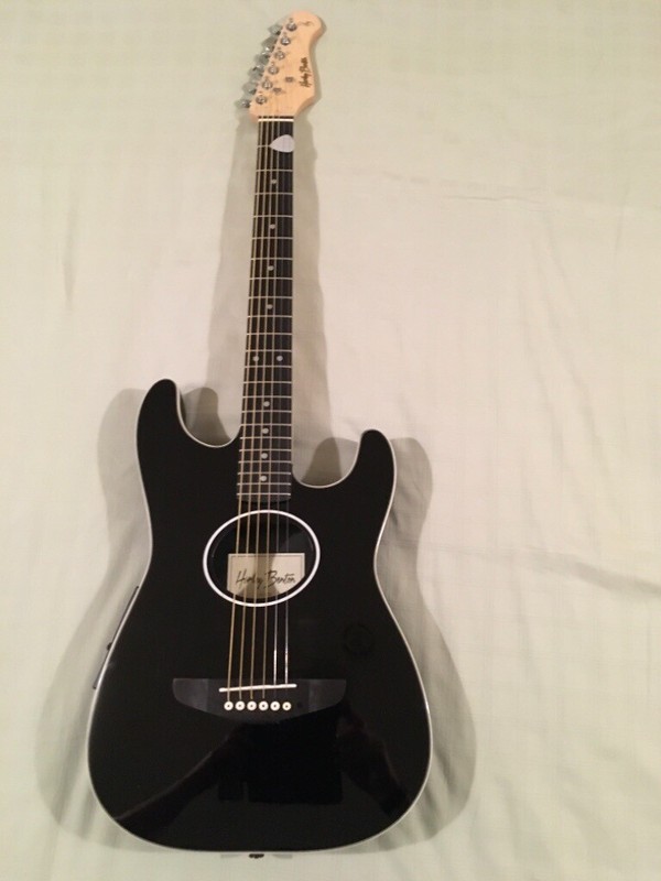 Harley Benton 5 String Fretless ElectroAcoustic Bass Guitar and Case