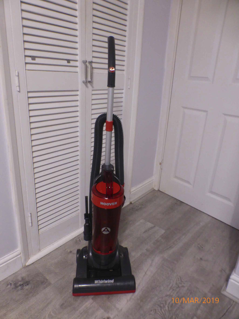 Hoover upright bagless vacuum cleaner in good used condition, clean and