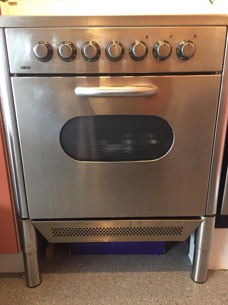 Zanussi Electric Cooker, 700mm wide, Retro look in Notting Hill