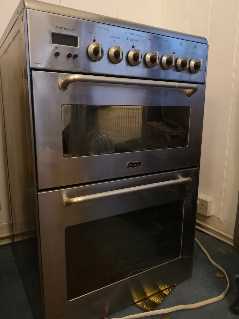FREE*** Delonghi 60cm upright electric freestanding oven in