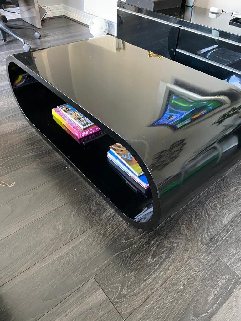 Dwell Oval gloss coffee table | in Islington, London | Gumtree
